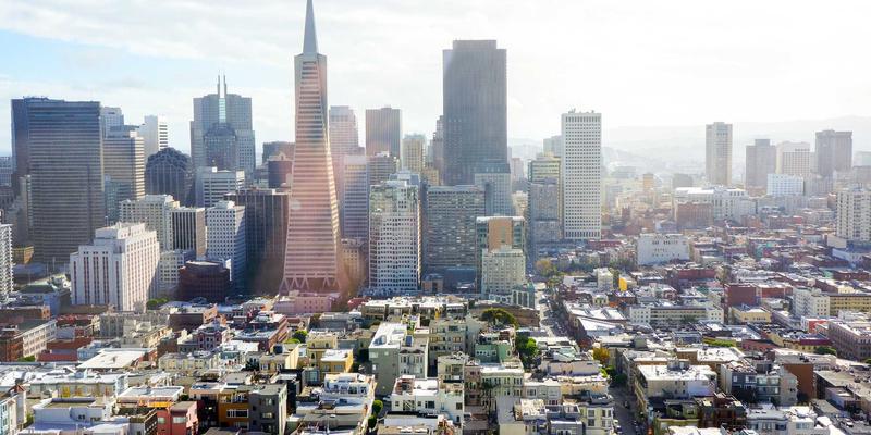 五轴联动数控机床：解锁复杂曲面加工精度的关键技术优势