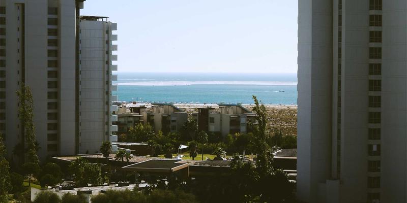 数控机床精度之魂:光栅尺与编码器选型、安装与抗干扰防护全攻略